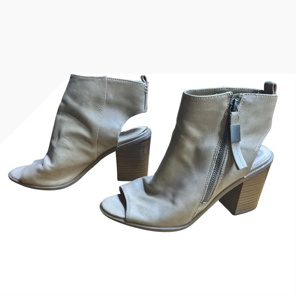 Circus by Sam Edelman Womens Tan Peep Toe Cutout Block Heel Booties Size 8.5